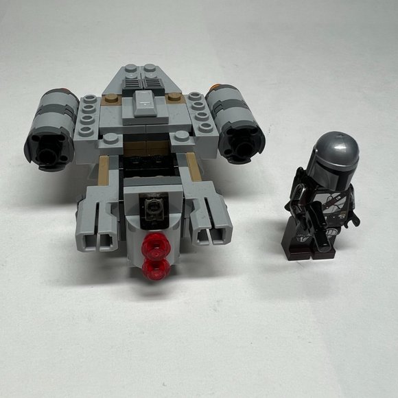 Lego Razor Crest Microfighter Set 75321 with Mandalorian Minifig - Picture 5 of 5